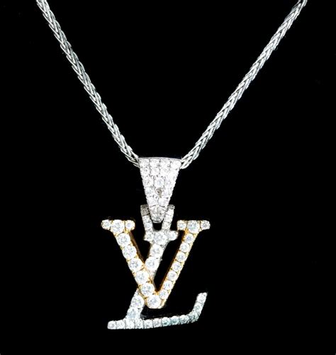 louis vuitton necklace pendant